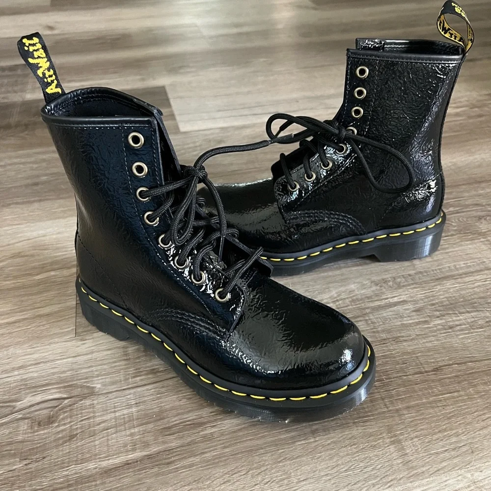 NEW Dr. Martens  Black Leather Boots Size 6 - Picture 2 of 10